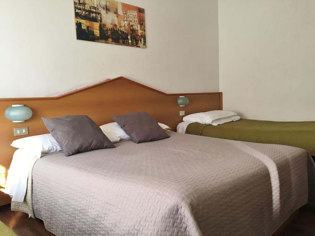 Hotel Ambra Милан Экстерьер фото