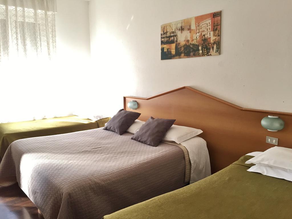 Hotel Ambra Милан Экстерьер фото