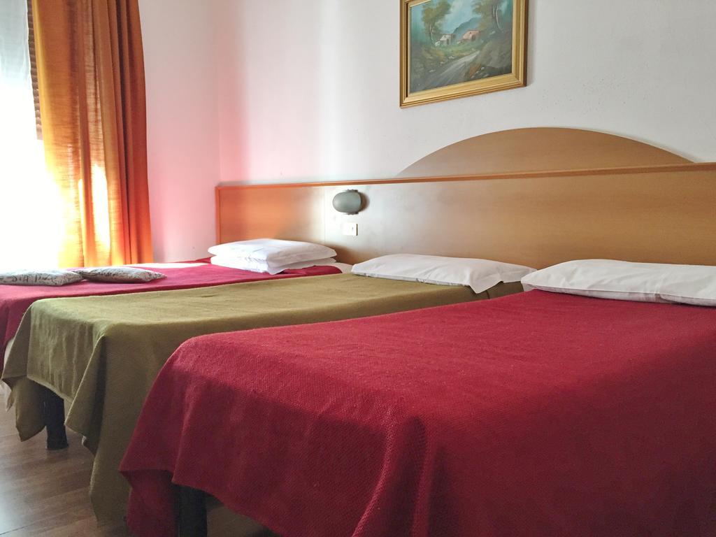 Hotel Ambra Милан Экстерьер фото