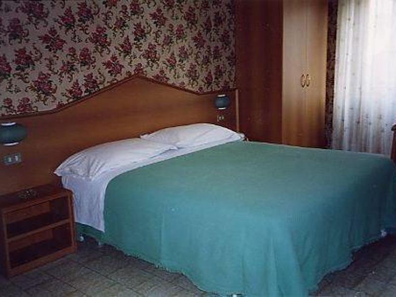 Hotel Ambra Милан Экстерьер фото