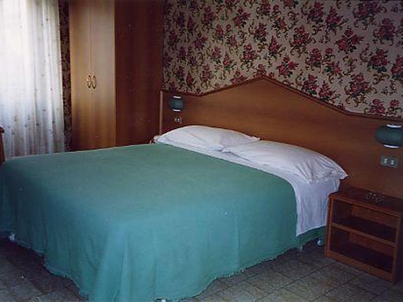 Hotel Ambra Милан Экстерьер фото
